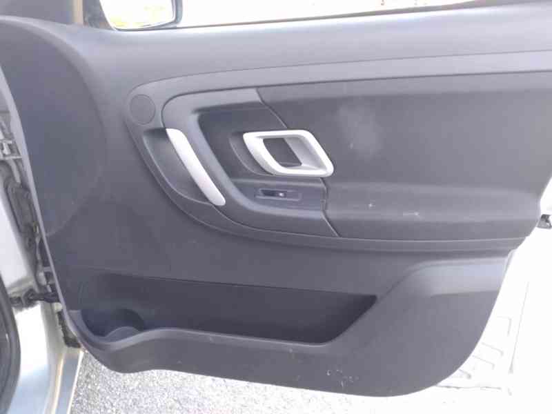 ŠKODA ROOMSTER 1.4 16B STYLE ČR,SERVISKA - foto 31