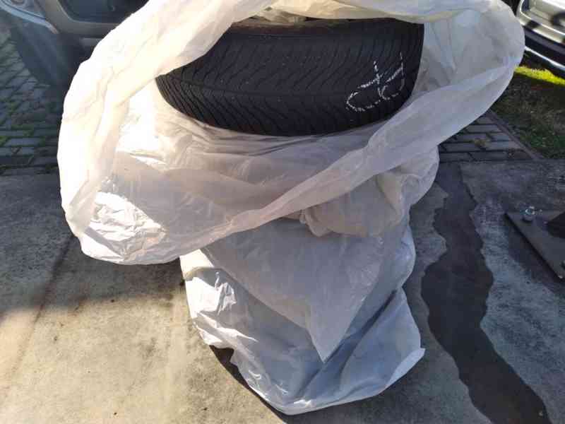 ŠKODA ROOMSTER 1.4 16B STYLE ČR,SERVISKA - foto 32