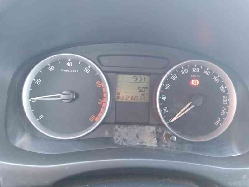 ŠKODA ROOMSTER 1.4 16B STYLE ČR,SERVISKA - foto 17