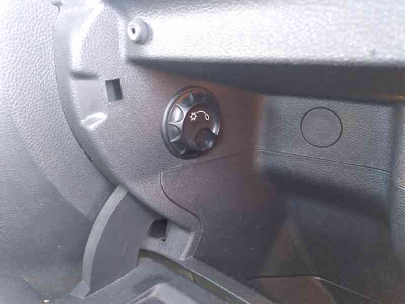 ŠKODA ROOMSTER 1.4 16B STYLE ČR,SERVISKA - foto 20