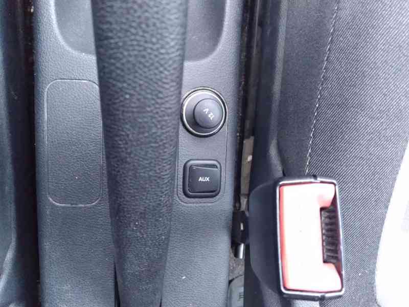 ŠKODA ROOMSTER 1.4 16B STYLE ČR,SERVISKA - foto 21