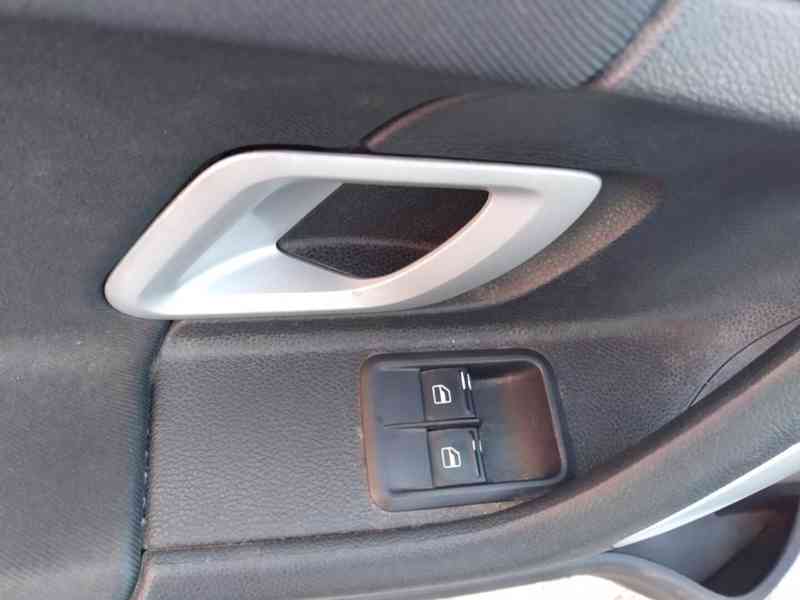 ŠKODA ROOMSTER 1.4 16B STYLE ČR,SERVISKA - foto 19