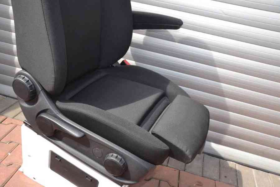 Mercedes-Benz Sprinter 907 sedačka spolujezdce  - foto 11