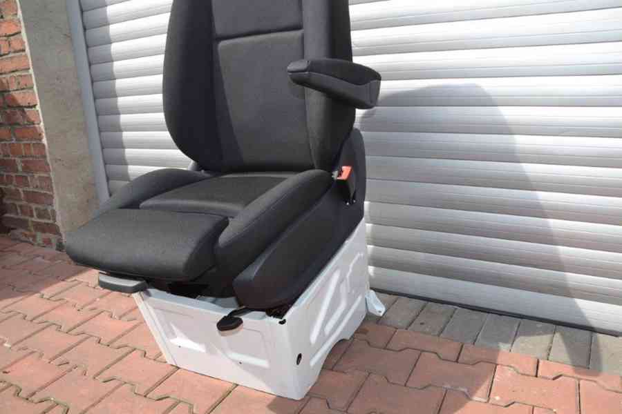 Mercedes-Benz Sprinter 907 sedačka spolujezdce  - foto 3