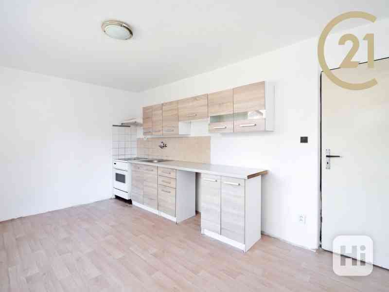 Prostorný rodinný dům 168 m2 , s možností vícegeneračního bydlení a komerčního využití - Liberec – H - foto 6