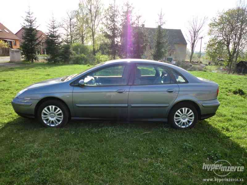 Citroën C5 2.2HDi, klima,serviska,ALU,tažné,xenony - foto 8