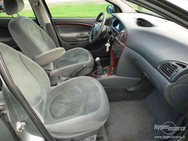 Citroën C5 2.2HDi, klima,serviska,ALU,tažné,xenony - foto 10