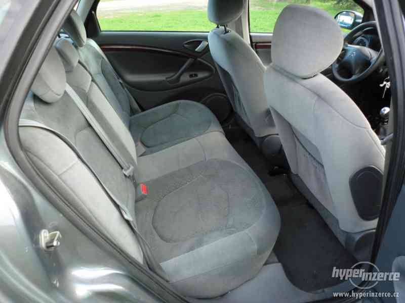 Citroën C5 2.2HDi, klima,serviska,ALU,tažné,xenony - foto 11