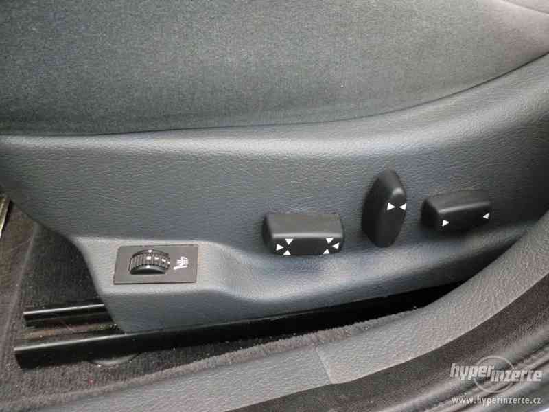 Citroën C5 2.2HDi, klima,serviska,ALU,tažné,xenony - foto 14