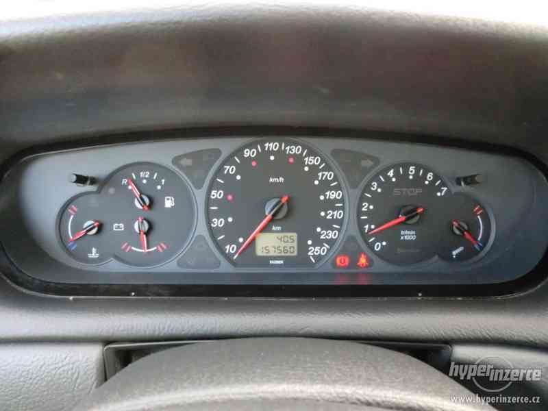 Citroën C5 2.2HDi, klima,serviska,ALU,tažné,xenony - foto 15