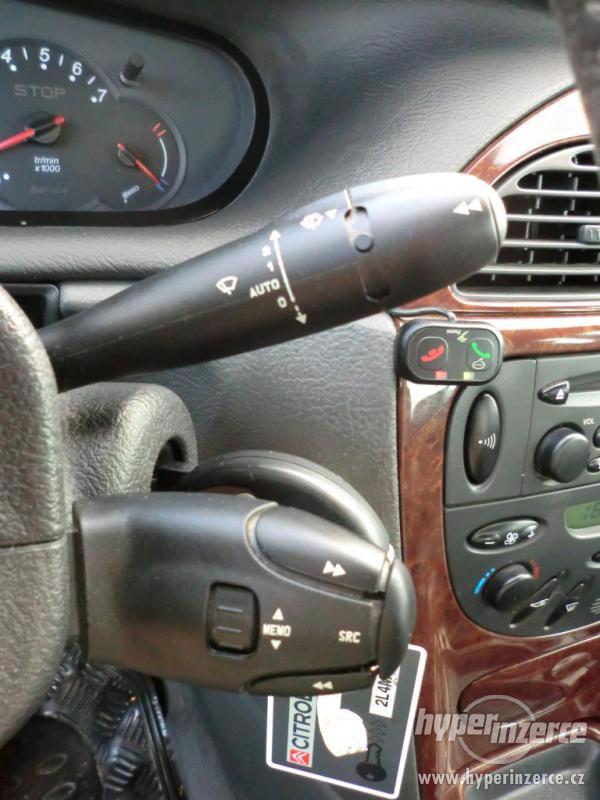 Citroën C5 2.2HDi, klima,serviska,ALU,tažné,xenony - foto 17