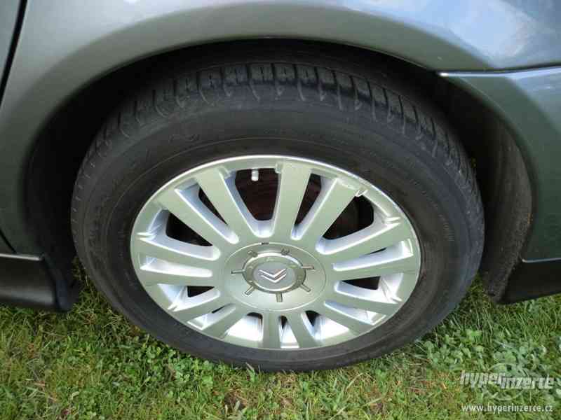 Citroën C5 2.2HDi, klima,serviska,ALU,tažné,xenony - foto 19