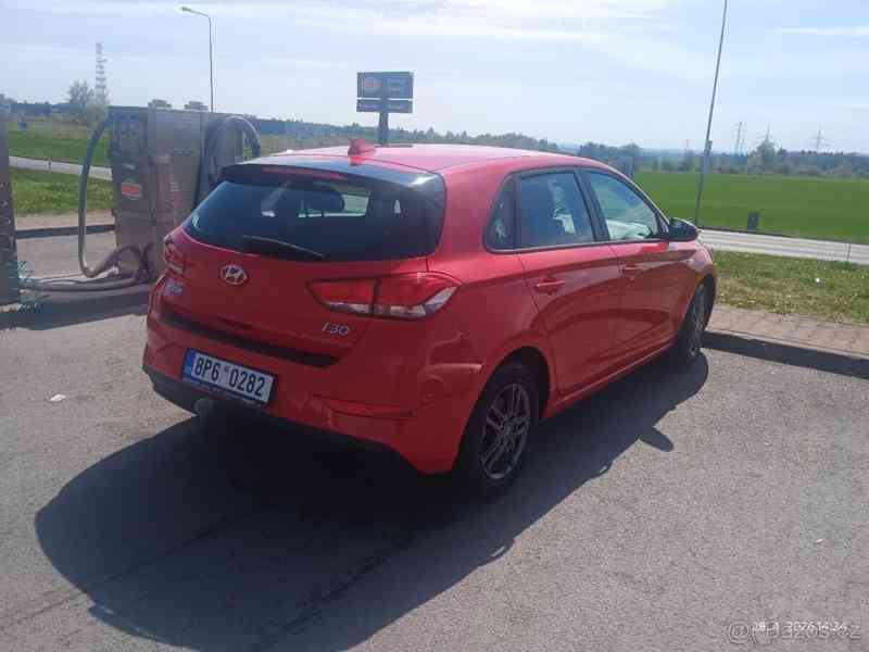 Hyundai i30 1,5   DPI, benzin, servisováno - foto 2