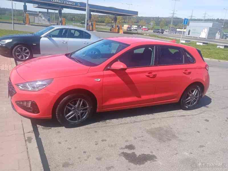 Hyundai i30 1,5   DPI, benzin, servisováno - foto 3