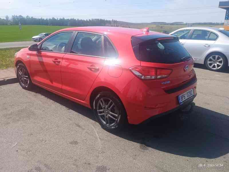 Hyundai i30 1,5   DPI, benzin, servisováno - foto 5