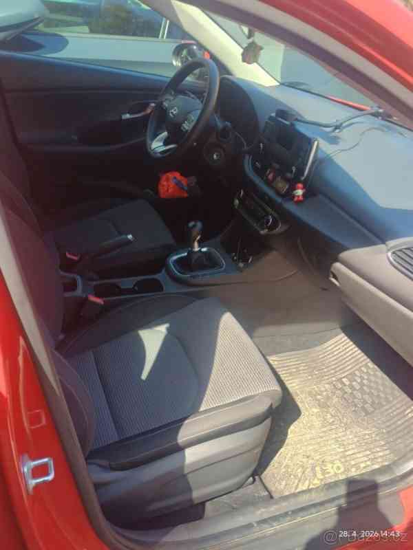 Hyundai i30 1,5   DPI, benzin, servisováno - foto 12