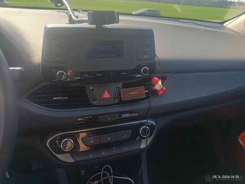 Hyundai i30 1,5   DPI, benzin, servisováno - foto 10