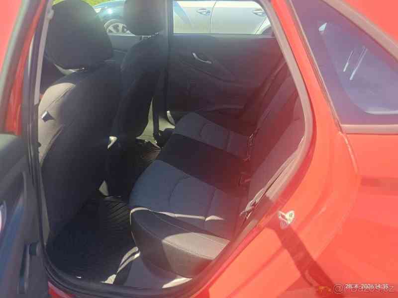 Hyundai i30 1,5   DPI, benzin, servisováno - foto 7