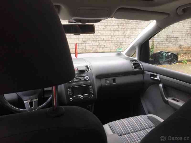 Volkswagen Touran Cross - foto 2