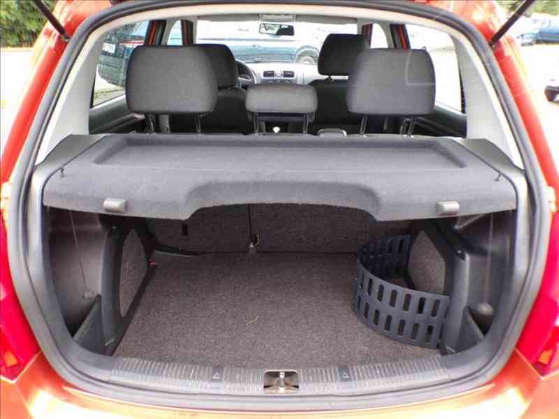 Škoda Fabia 1,2 HTP - foto 9