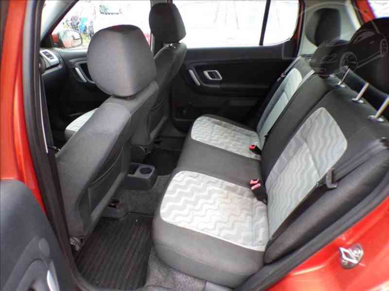 Škoda Fabia 1,2 HTP - foto 8