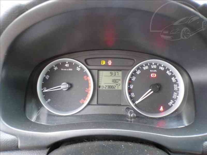 Škoda Fabia 1,2 HTP - foto 6