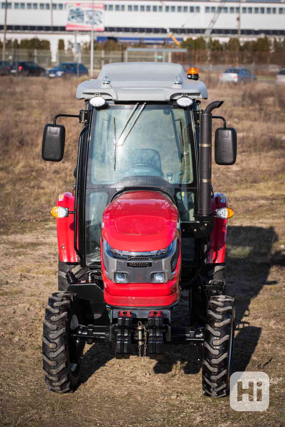 Traktor HANWO HWE 354R, STAGE V, 4 válcový motor víčko - foto 1