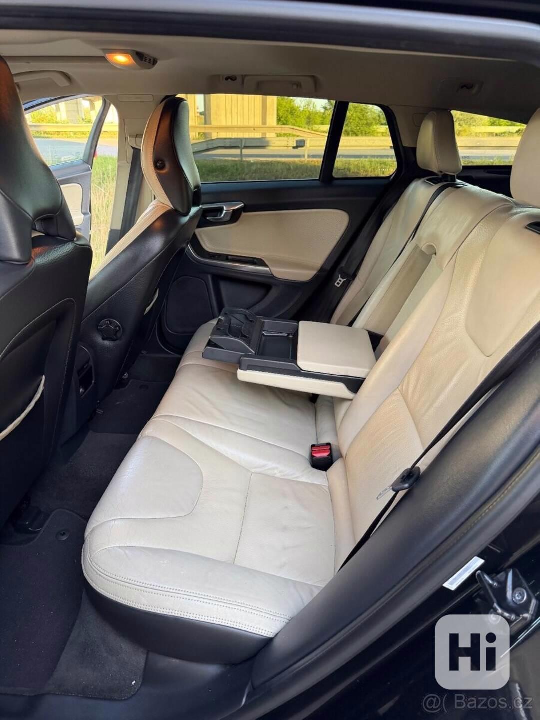 Volvo V60 2,4   D5 AWD 158kw - foto 1