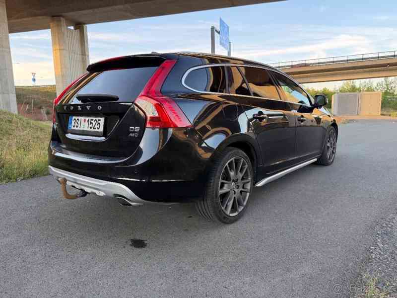 Volvo V60 2,4   D5 AWD 158kw - foto 6