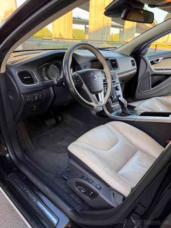 Volvo V60 2,4   D5 AWD 158kw - foto 9
