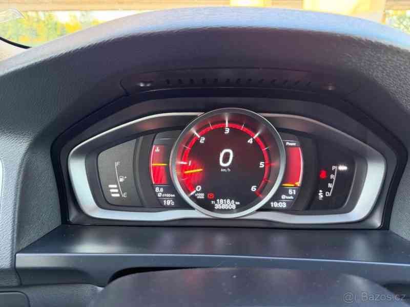 Volvo V60 2,4   D5 AWD 158kw - foto 15