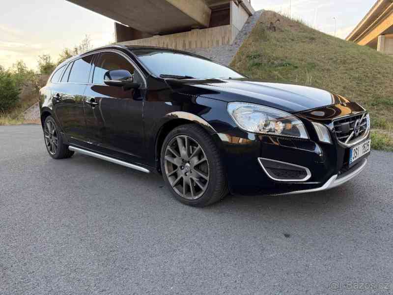 Volvo V60 2,4   D5 AWD 158kw - foto 3