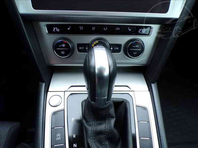 Volkswagen Passat 1,6 TDI DSG,NOVÉ ROZVODY - foto 8