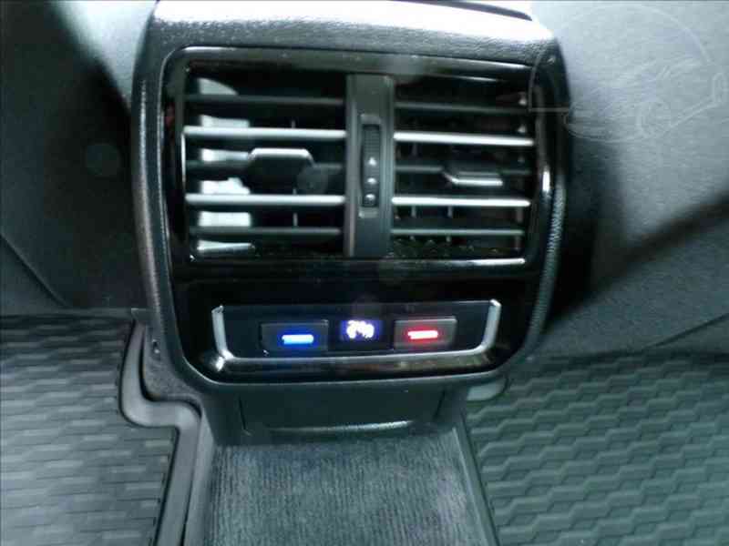 Volkswagen Passat 1,6 TDI DSG,NOVÉ ROZVODY - foto 11