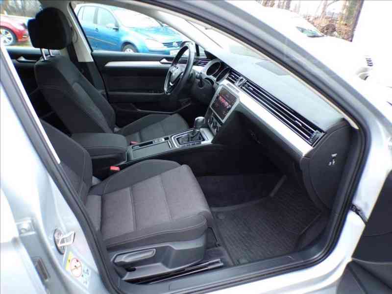 Volkswagen Passat 1,6 TDI DSG,NOVÉ ROZVODY - foto 14