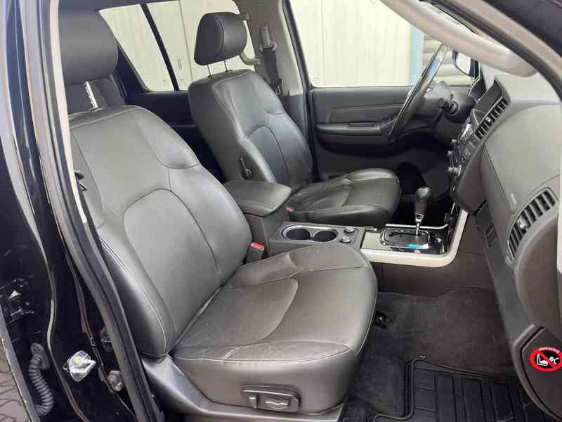 Nissan Pathfinder 3.0 dCi LE 170kw - foto 14