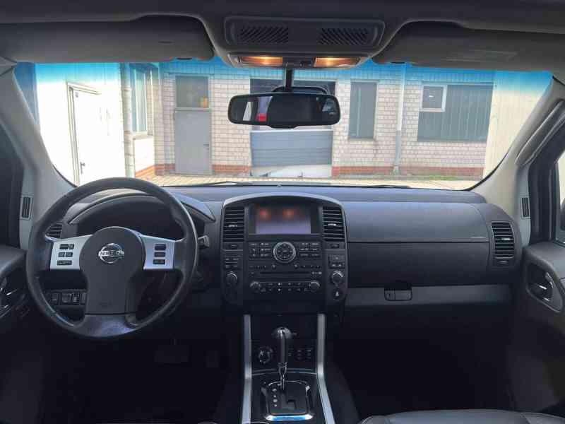 Nissan Pathfinder 3.0 dCi LE 170kw - foto 10