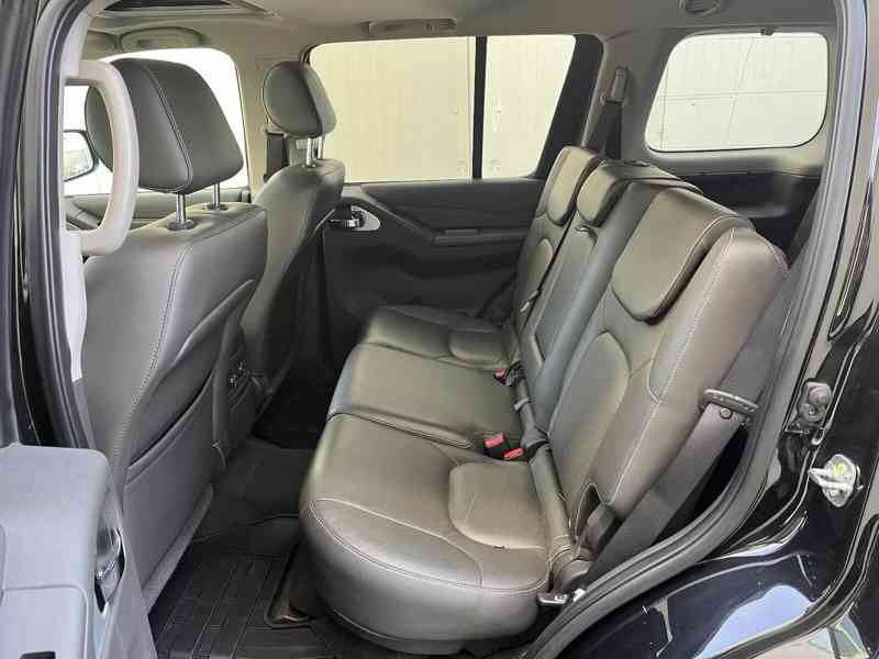 Nissan Pathfinder 3.0 dCi LE 170kw - foto 7