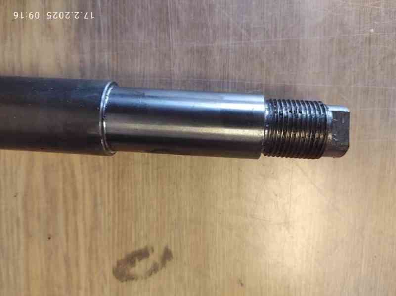 Osa hřídele 545mm (stará) k cirkulárce (nové zboží) - foto 2