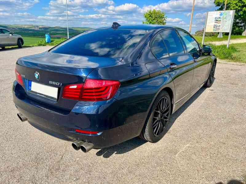 BMW 550i xDrive  - foto 6