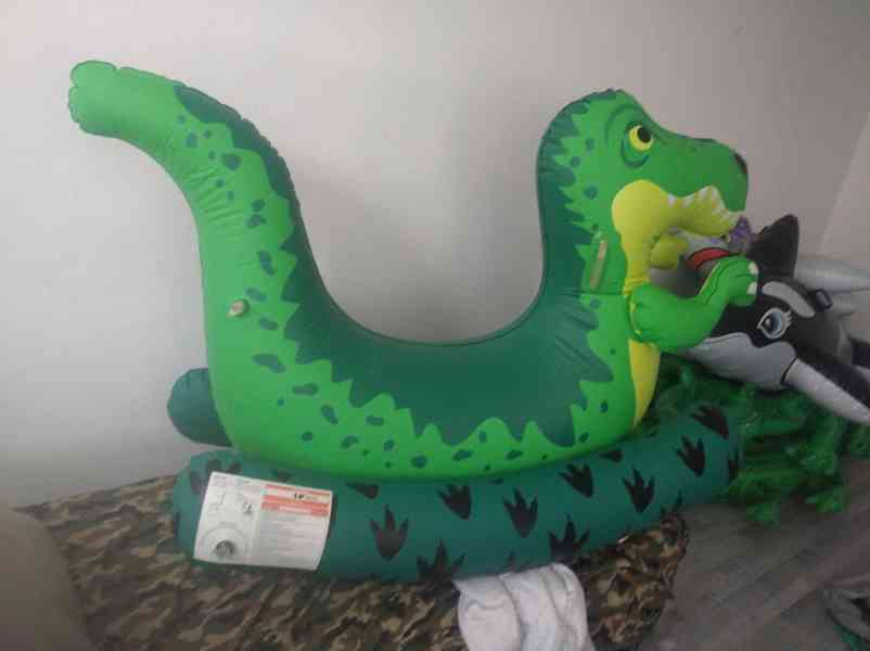 Nafukovací hračky - foto 2