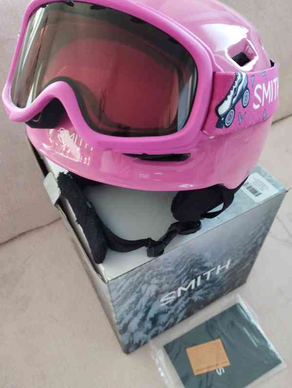 Helma lyžařská