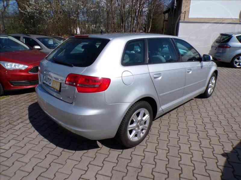 Audi A3 1,6 TDI SPORTBACK,XENONY - foto 4