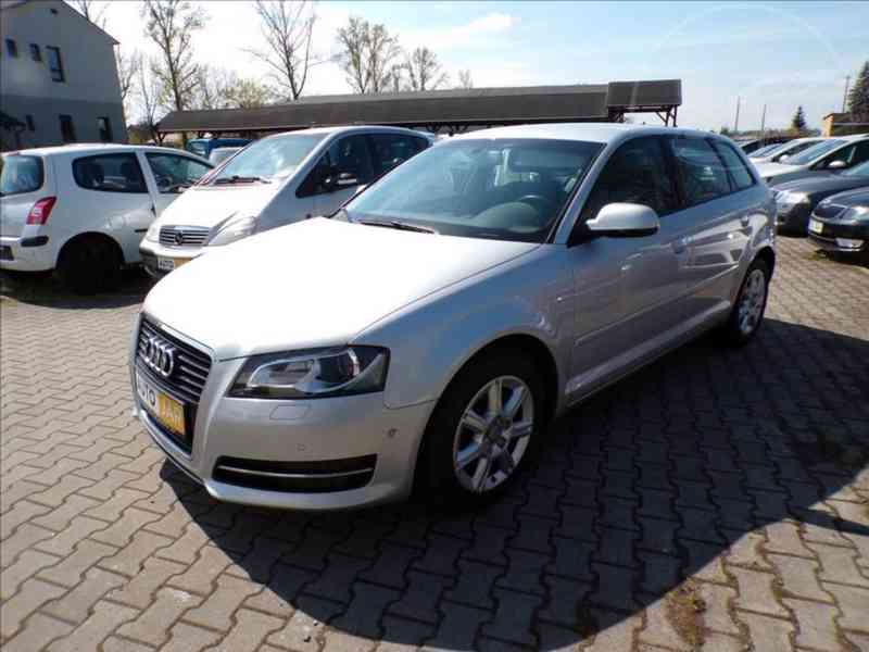 Audi A3 1,6 TDI SPORTBACK,XENONY - foto 2
