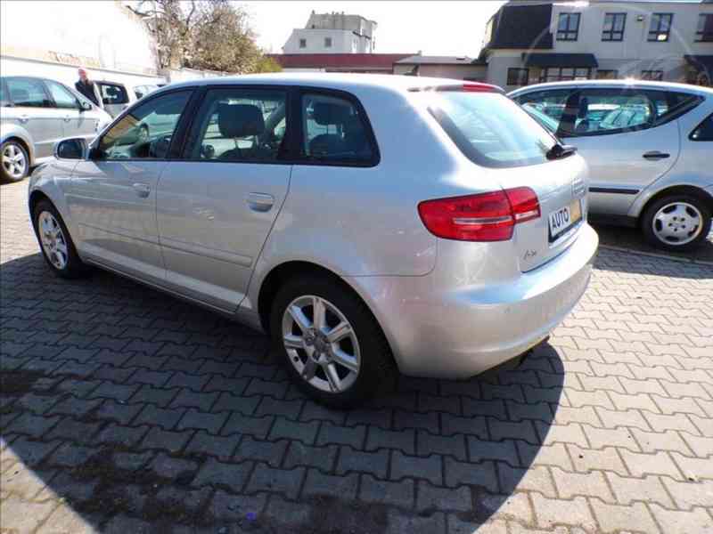 Audi A3 1,6 TDI SPORTBACK,XENONY - foto 3
