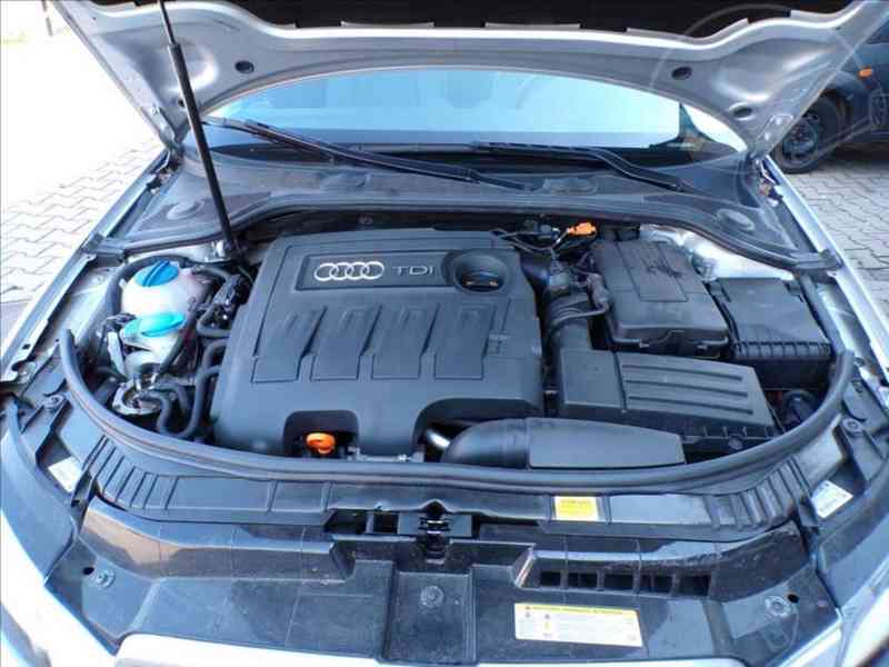 Audi A3 1,6 TDI SPORTBACK,XENONY - foto 12