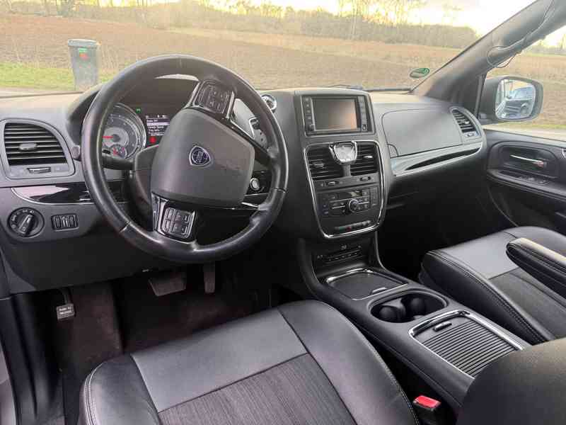 Lancia Voyager 2,8 CRD S-Type Limited 2015 - foto 14