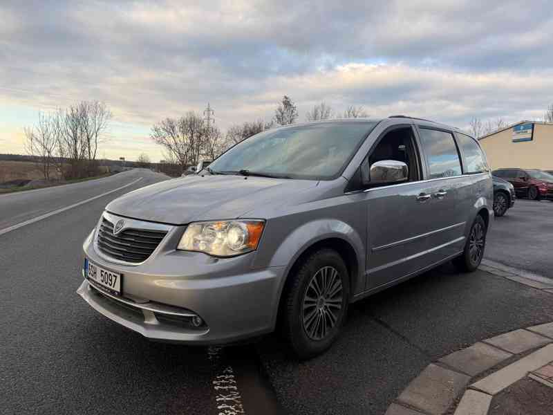 Lancia Voyager 2,8 CRD S-Type Limited 2015 - foto 2