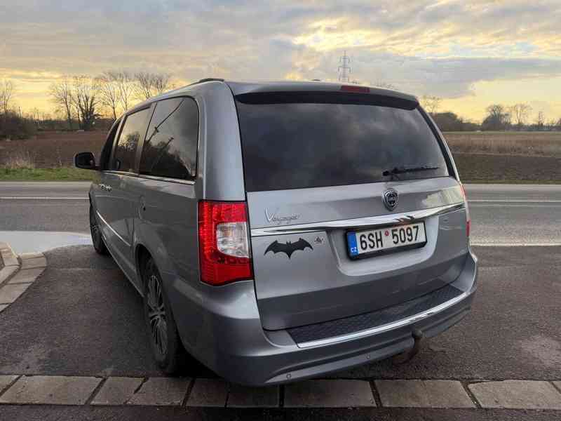 Lancia Voyager 2,8 CRD S-Type Limited 2015 - foto 4