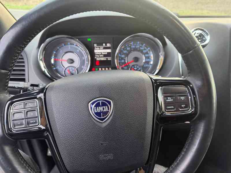 Lancia Voyager 2,8 CRD S-Type Limited 2015 - foto 18